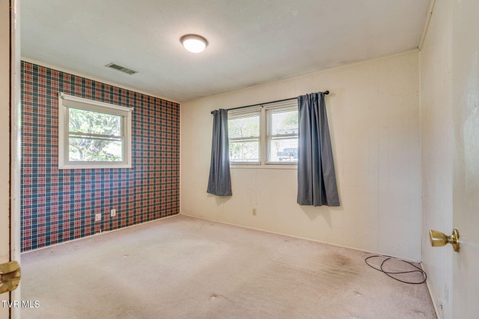 Photo #14: 816 Phyllis Street