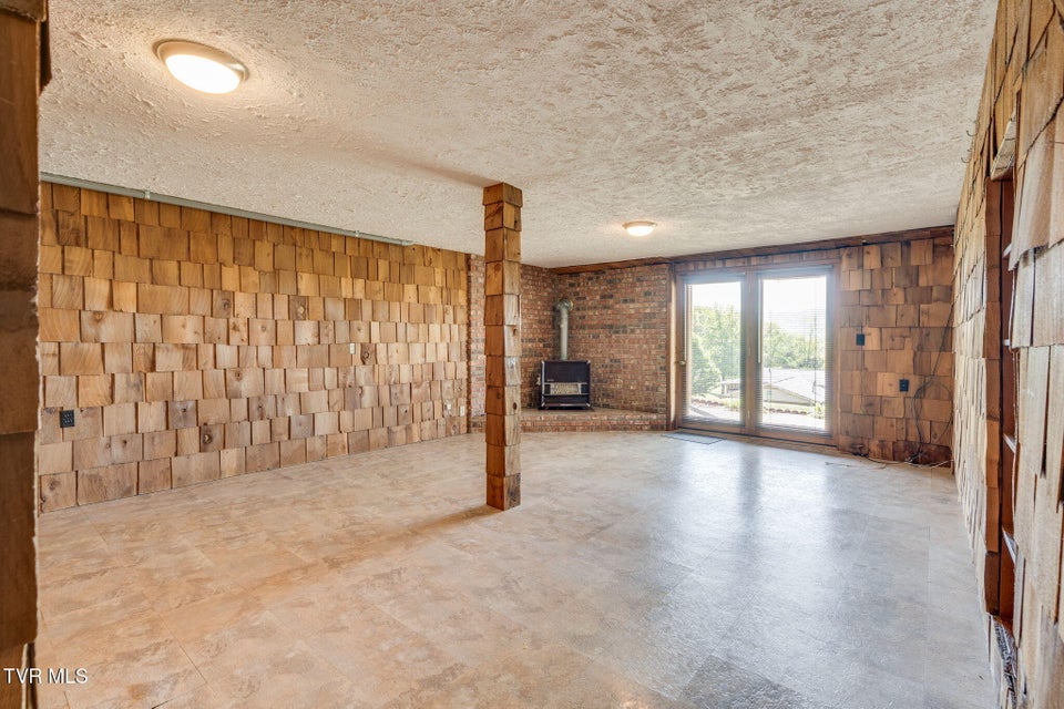 Photo #20: 816 Phyllis Street