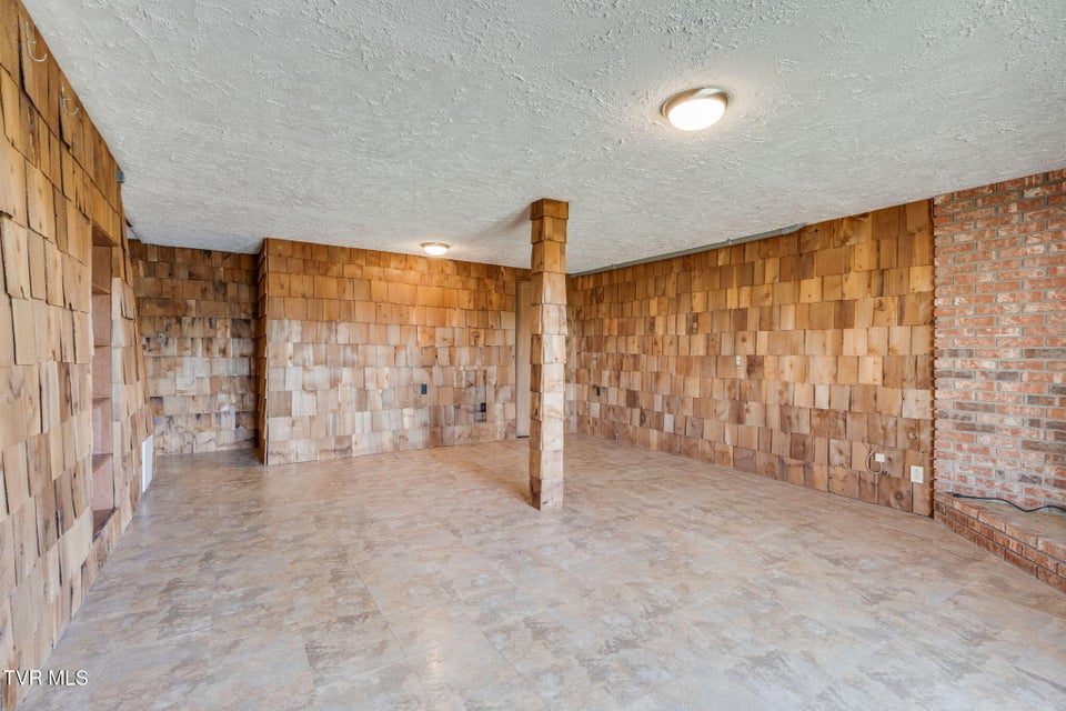 Photo #21: 816 Phyllis Street