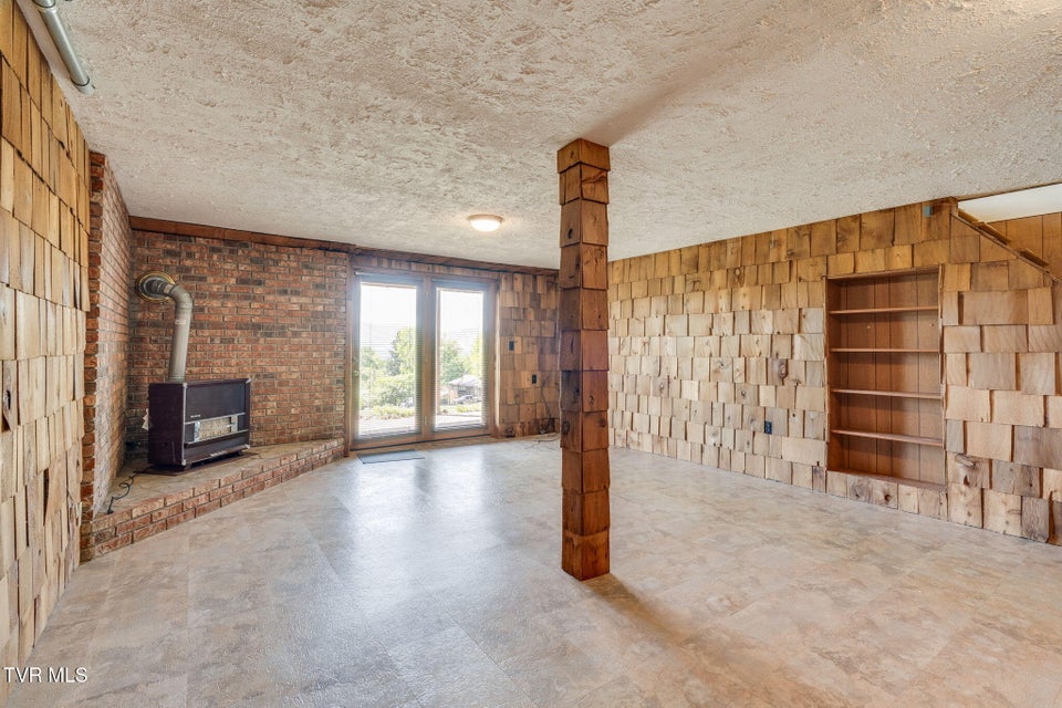 Photo #22: 816 Phyllis Street