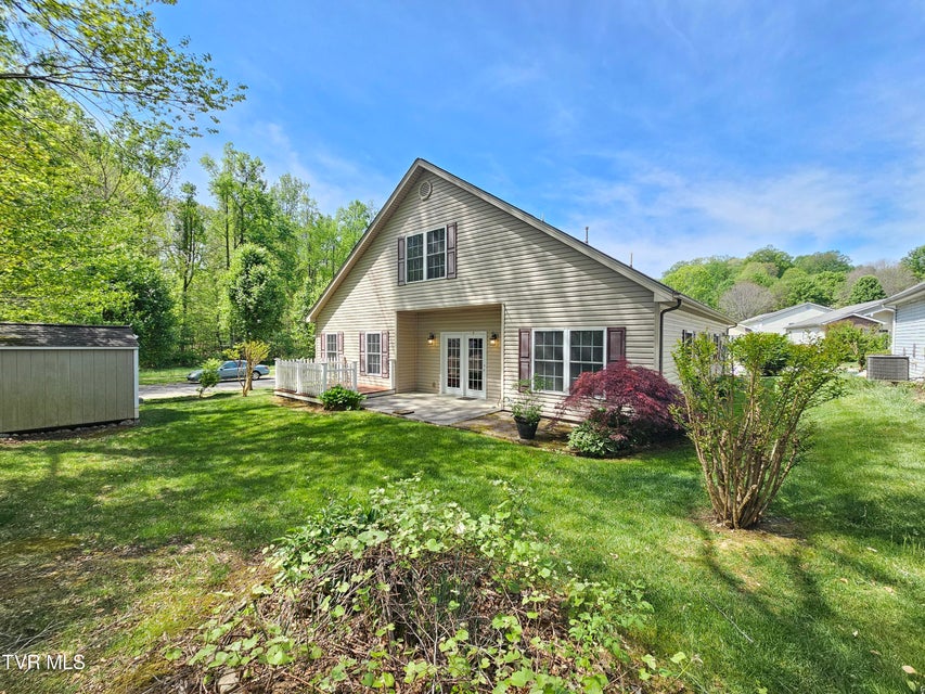 Photo #5: 22 Bedding Place