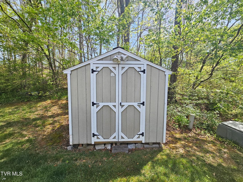 Photo #6: 22 Bedding Place