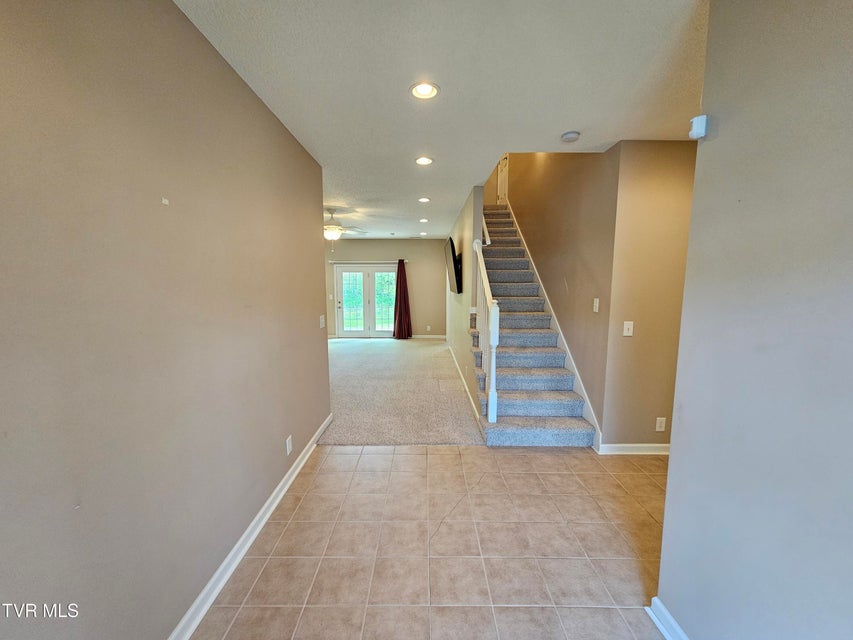 Photo #9: 22 Bedding Place