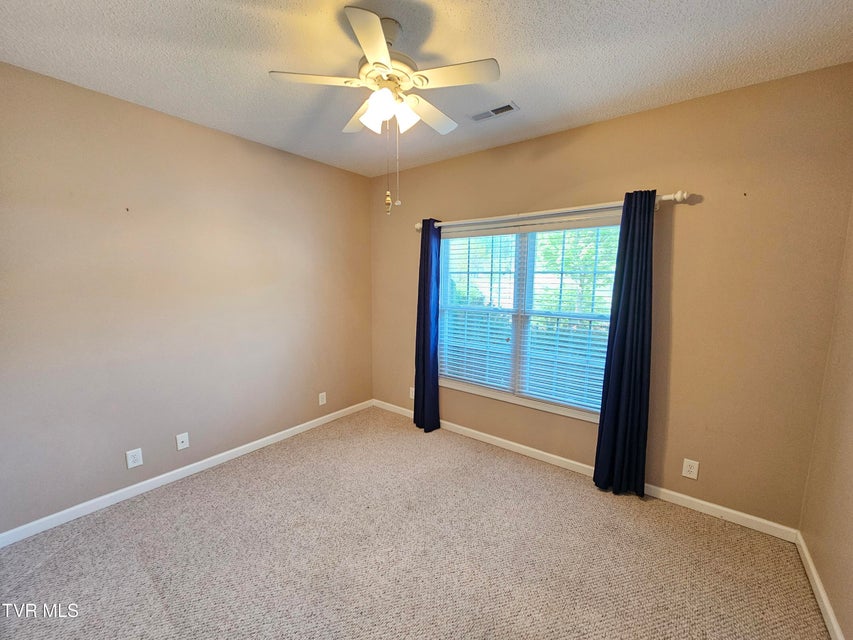 Photo #11: 22 Bedding Place