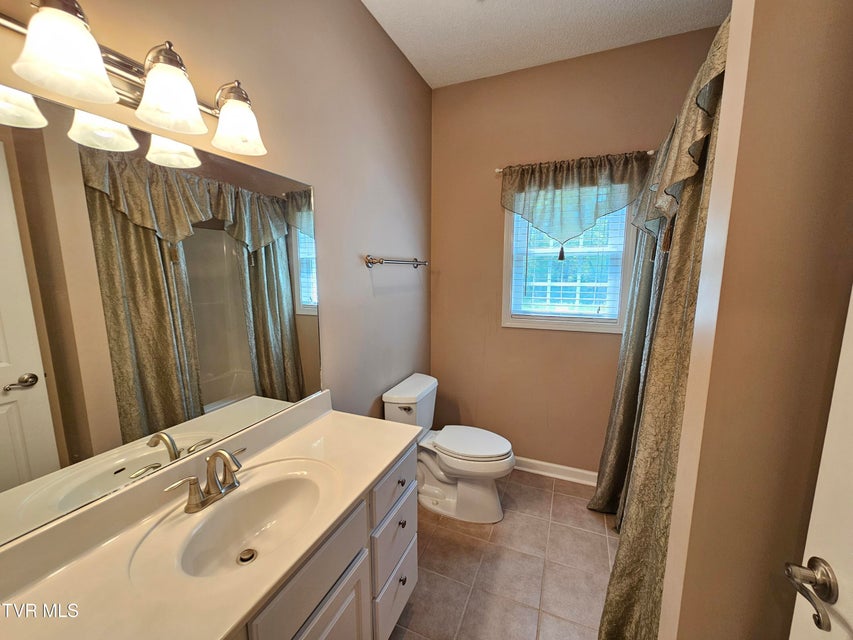 Photo #13: 22 Bedding Place