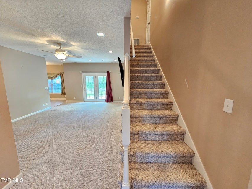 Photo #30: 22 Bedding Place