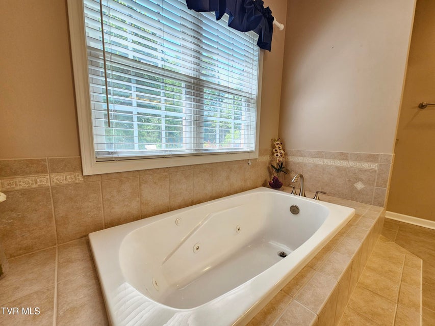 Photo #21: 22 Bedding Place