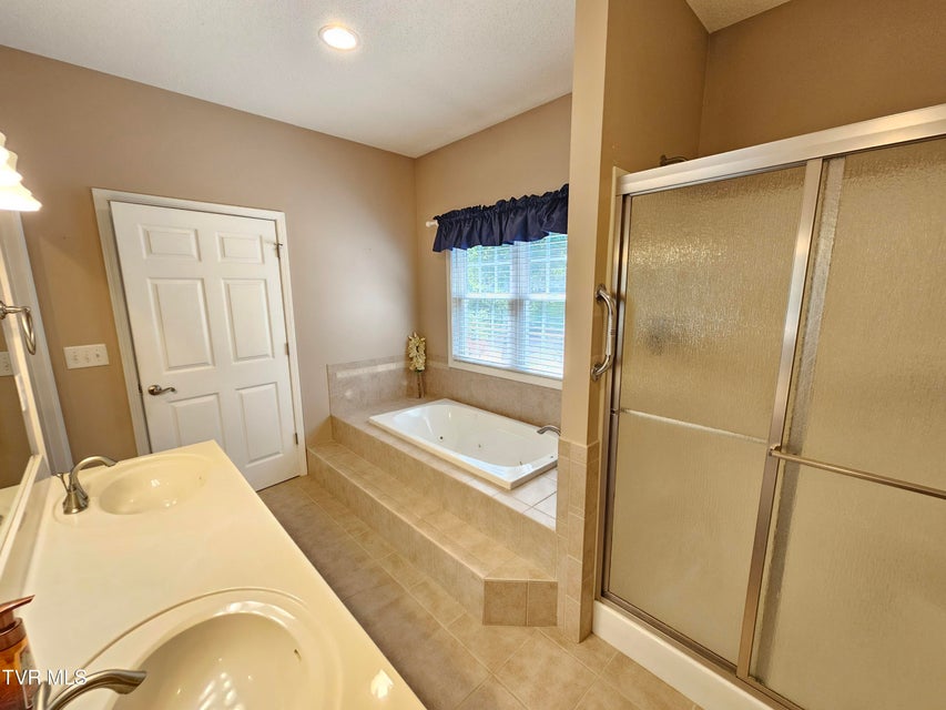 Photo #22: 22 Bedding Place