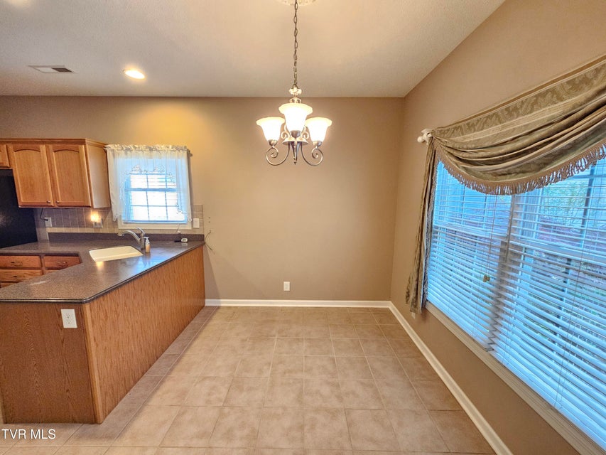 Photo #24: 22 Bedding Place