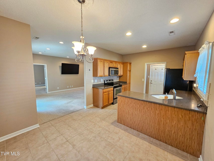 Photo #25: 22 Bedding Place