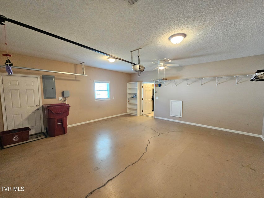 Photo #39: 22 Bedding Place