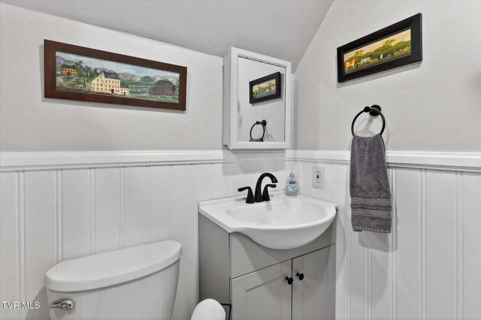 Photo #27: 305 Texas Avenue