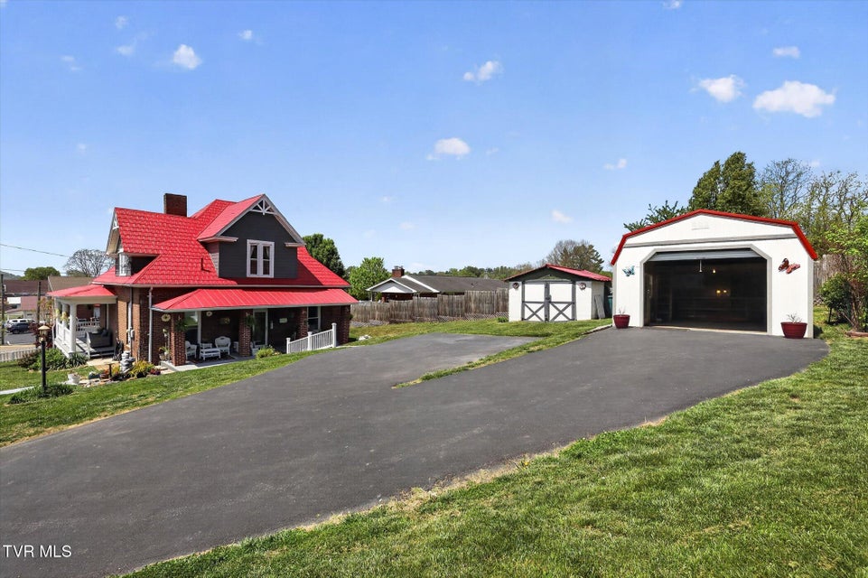 Photo #32: 305 Texas Avenue