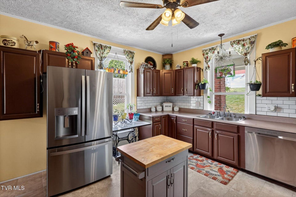 Photo #9: 305 Texas Avenue