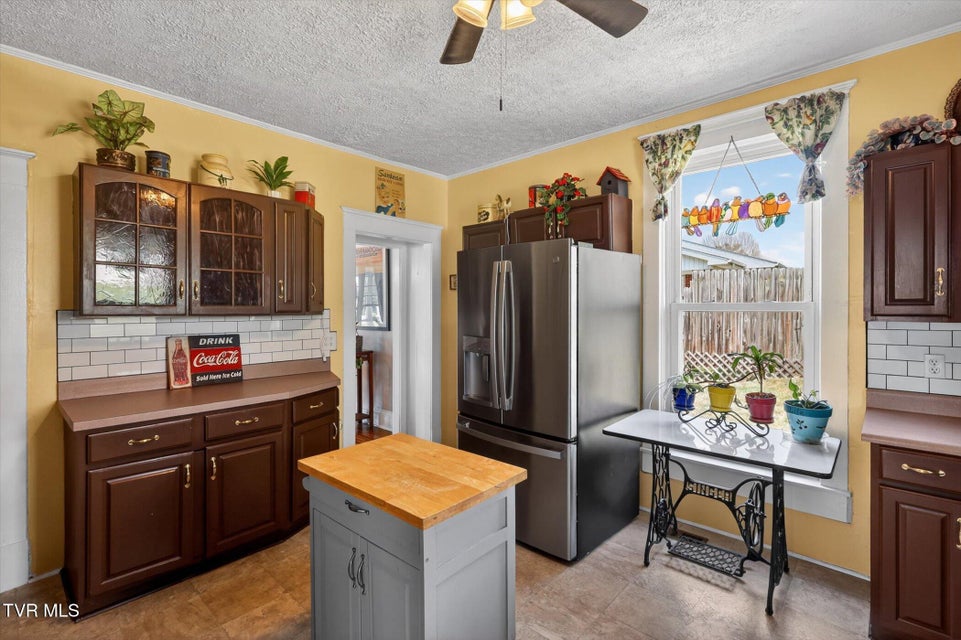 Photo #10: 305 Texas Avenue