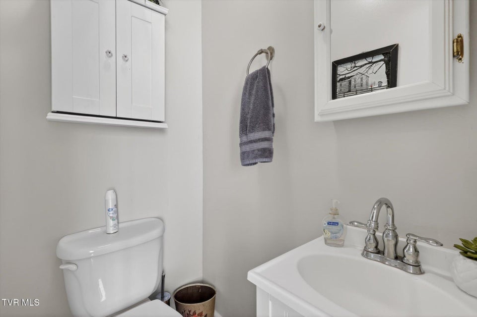 Photo #17: 305 Texas Avenue