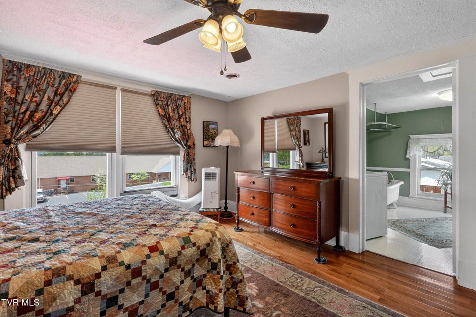 Photo #20: 305 Texas Avenue