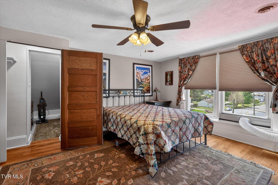 Photo #21: 305 Texas Avenue