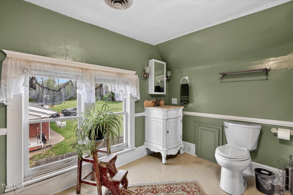 Photo #24: 305 Texas Avenue