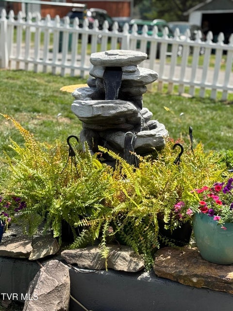 Photo #36: 305 Texas Avenue