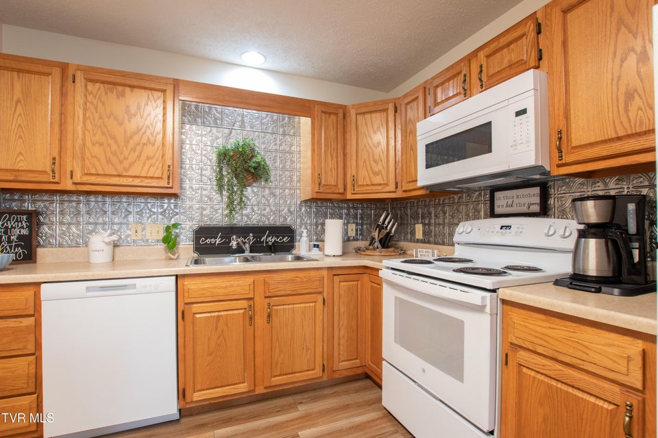 Photo #8: 20872 Deer Run Drive