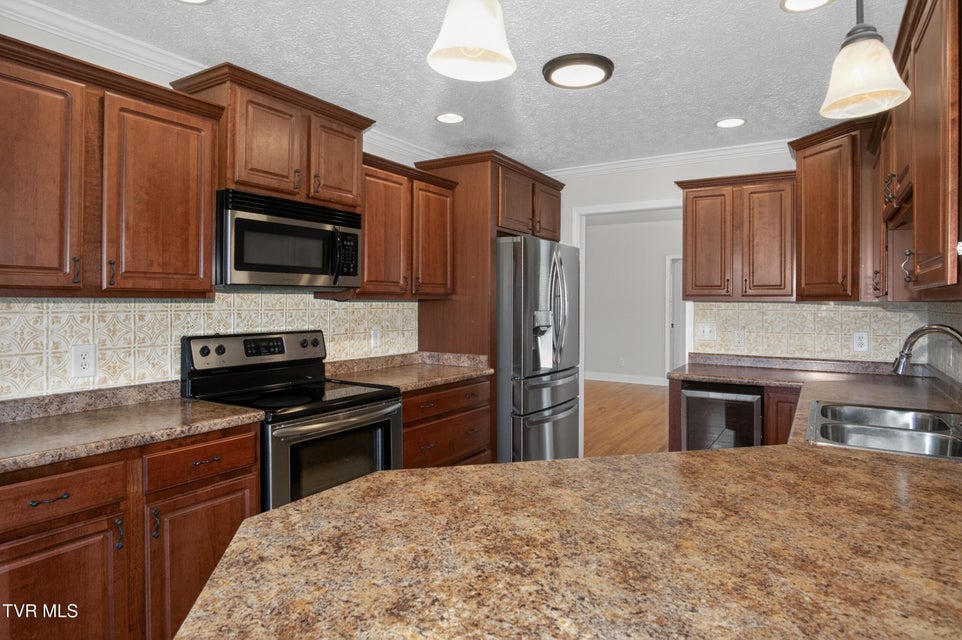 Photo #38: 513 Katie Lane