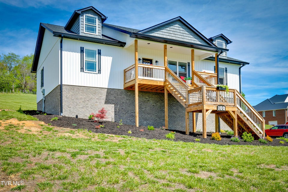 Photo #3: 100 Hunt Road