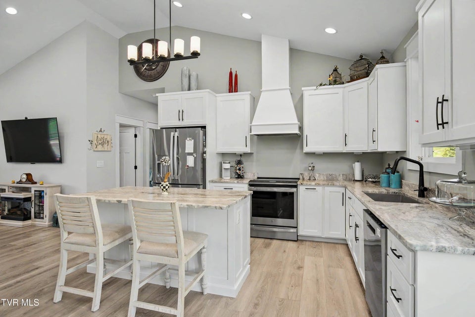 Photo #9: 100 Hunt Road