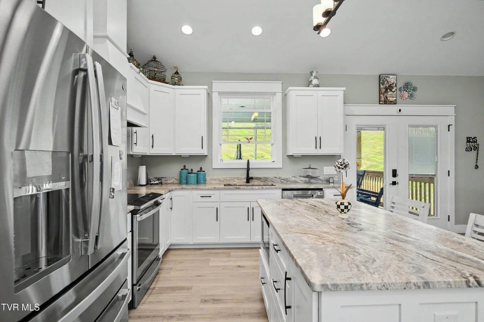 Photo #11: 100 Hunt Road