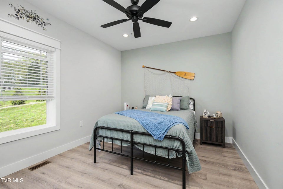 Photo #19: 100 Hunt Road