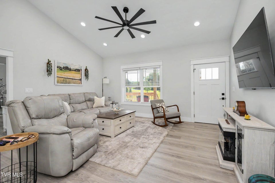 Photo #20: 100 Hunt Road