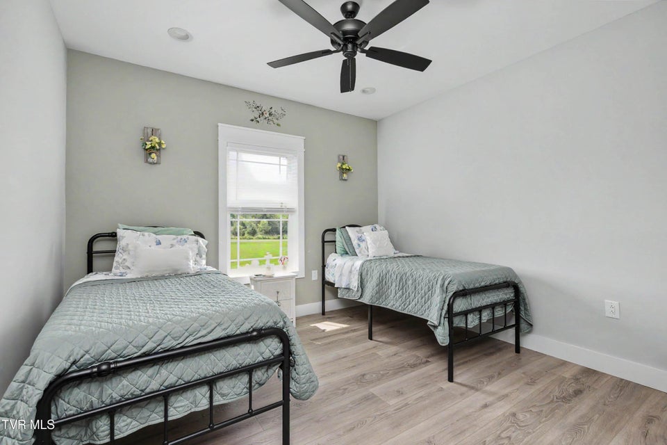 Photo #21: 100 Hunt Road