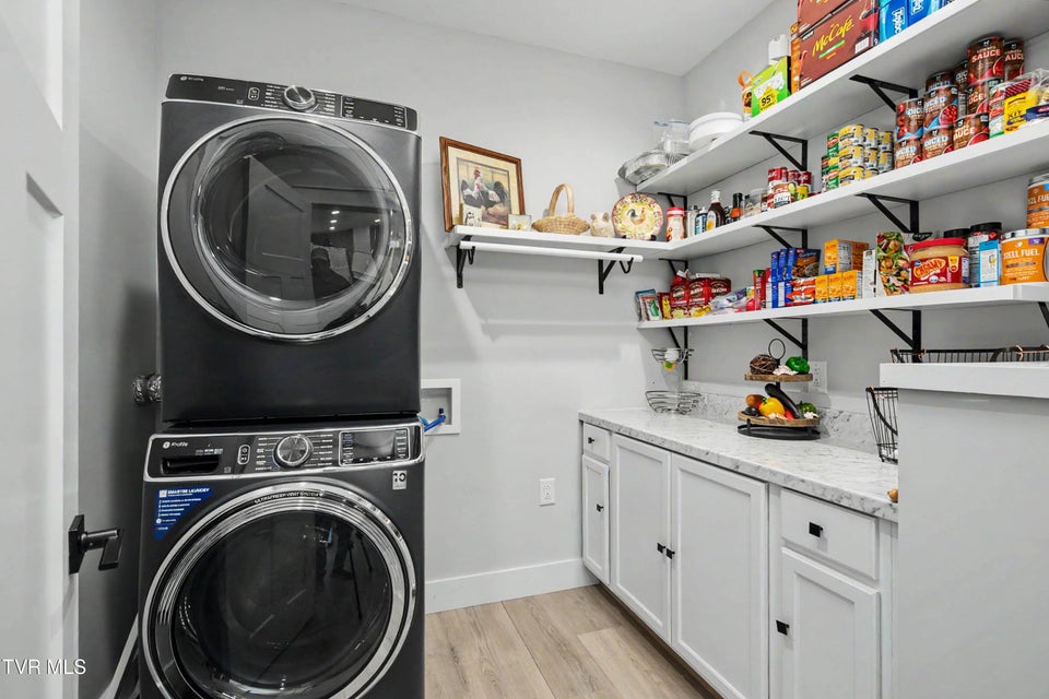 Photo #30: 100 Hunt Road