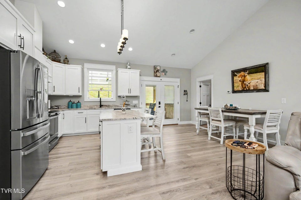 Photo #31: 100 Hunt Road