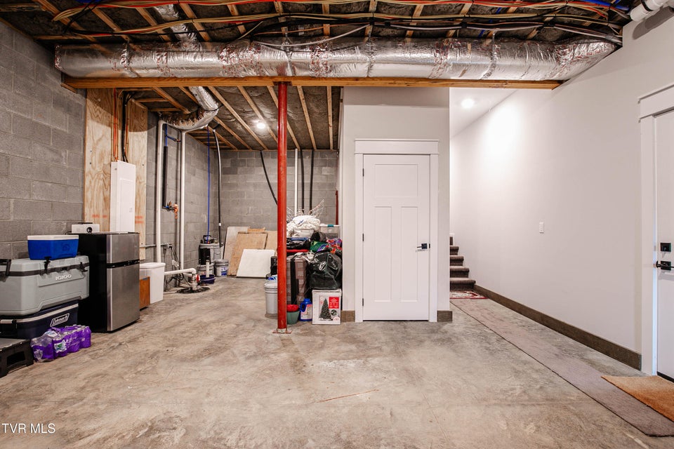 Photo #32: 100 Hunt Road