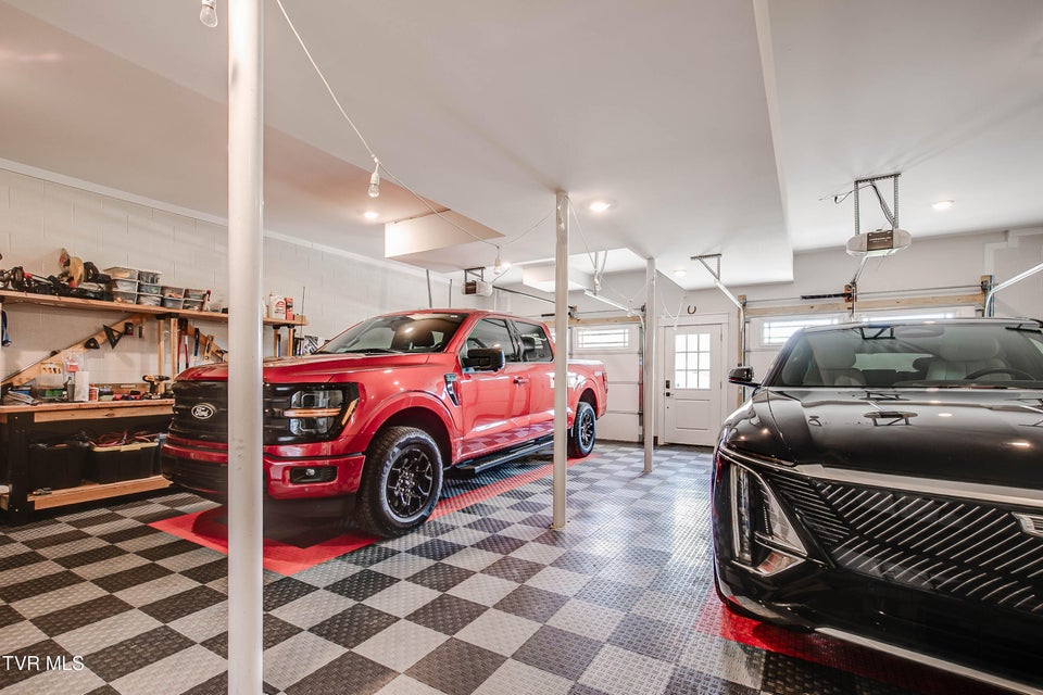 Photo #33: 100 Hunt Road