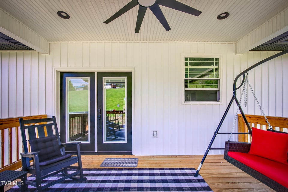 Photo #38: 100 Hunt Road