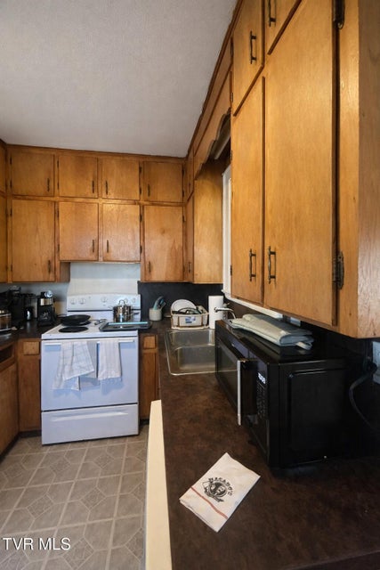 Photo #7: 218 Jones Street