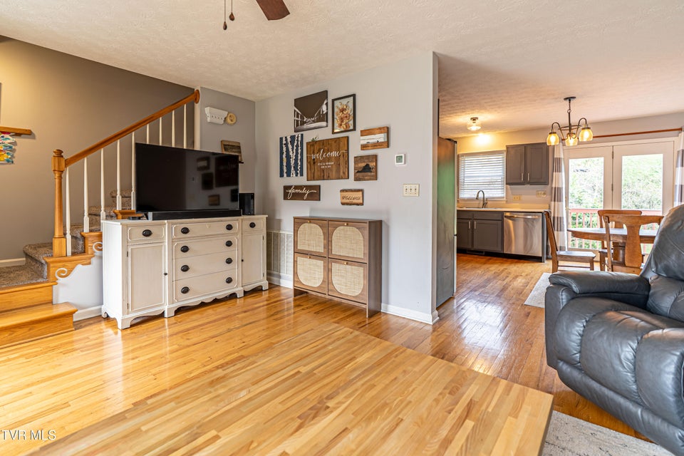 Photo #7: 809 Edgemont North Street