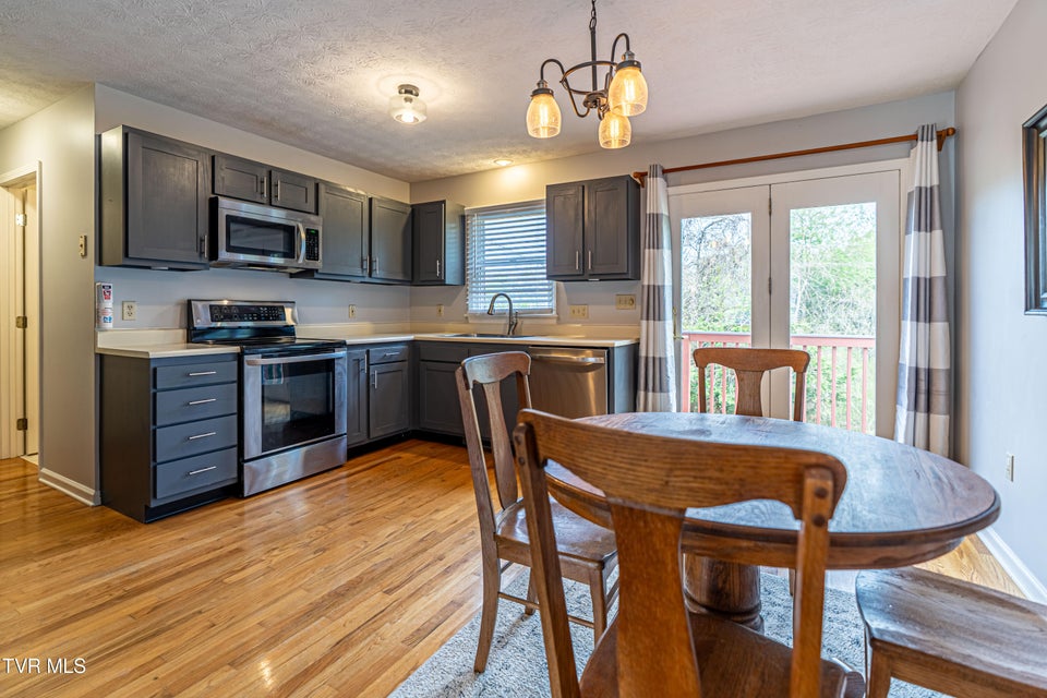 Photo #11: 809 Edgemont North Street