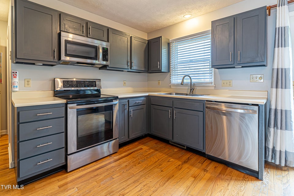 Photo #14: 809 Edgemont North Street