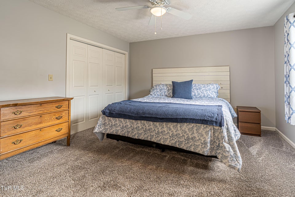 Photo #31: 809 Edgemont North Street