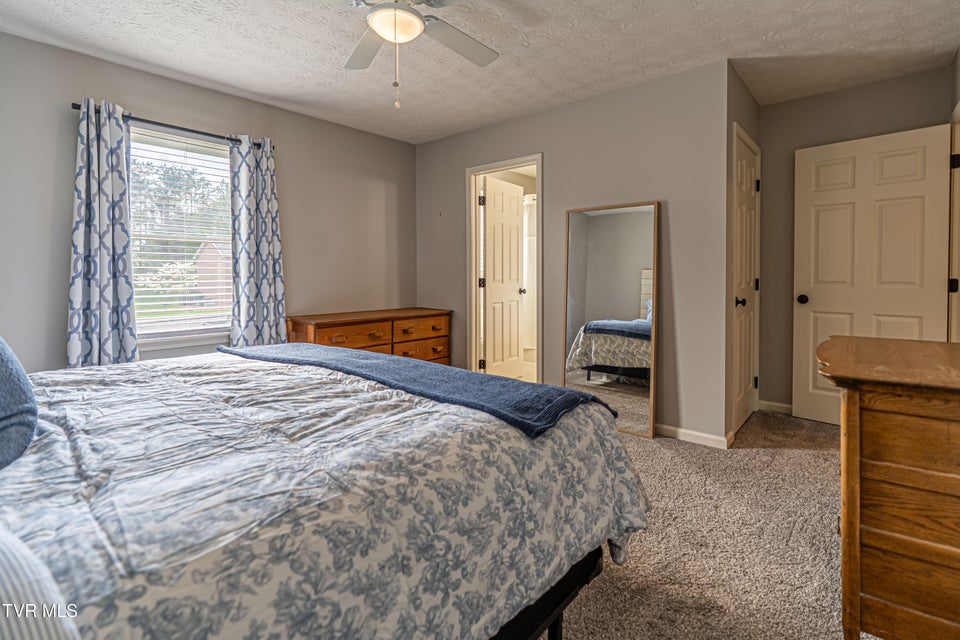 Photo #33: 809 Edgemont North Street