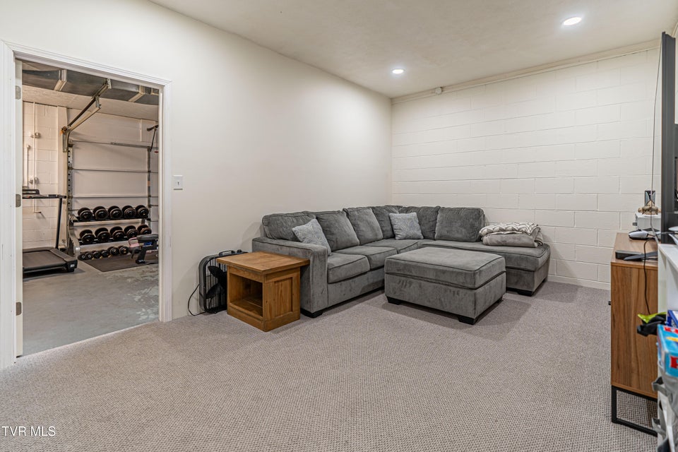 Photo #36: 809 Edgemont North Street