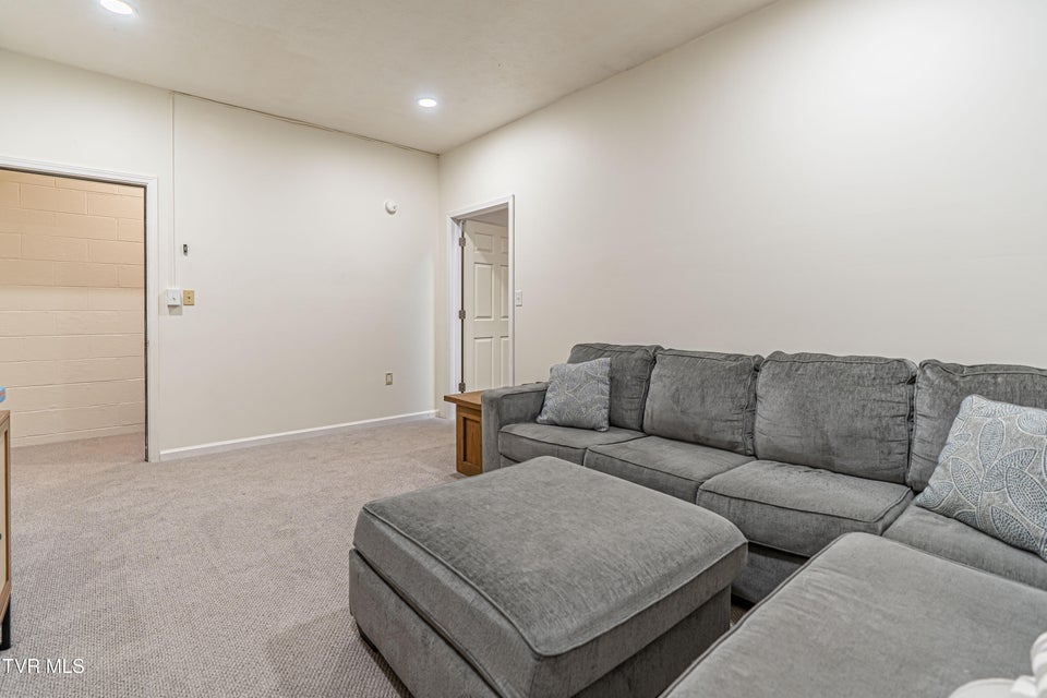 Photo #39: 809 Edgemont North Street