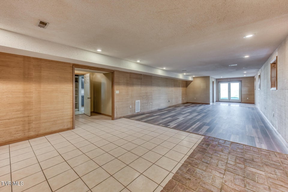 Photo #37: 1237 White Top Road