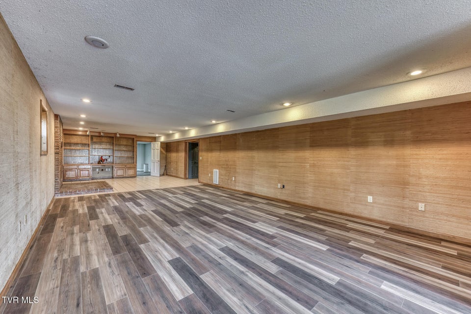 Photo #40: 1237 White Top Road