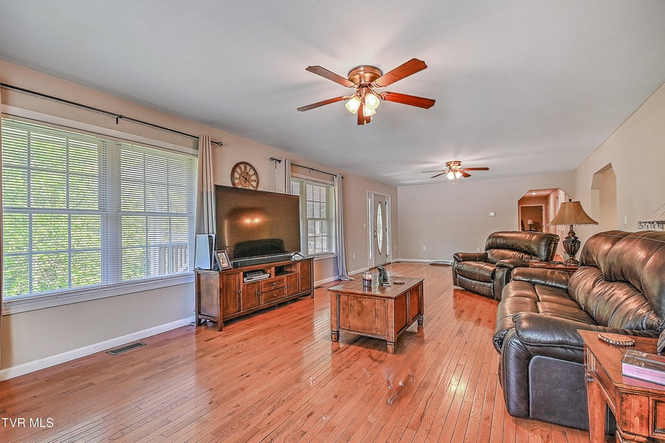 Photo #9: 218 Jones Ridge Drive