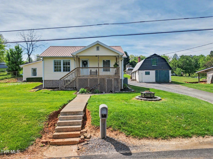 Photo #5: 820 Edison Street