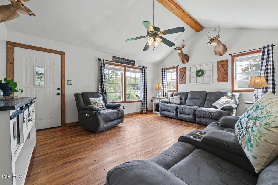 Photo #9: 820 Edison Street